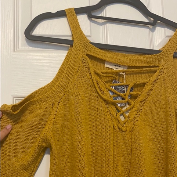 Sweater - Picture 2 of 4